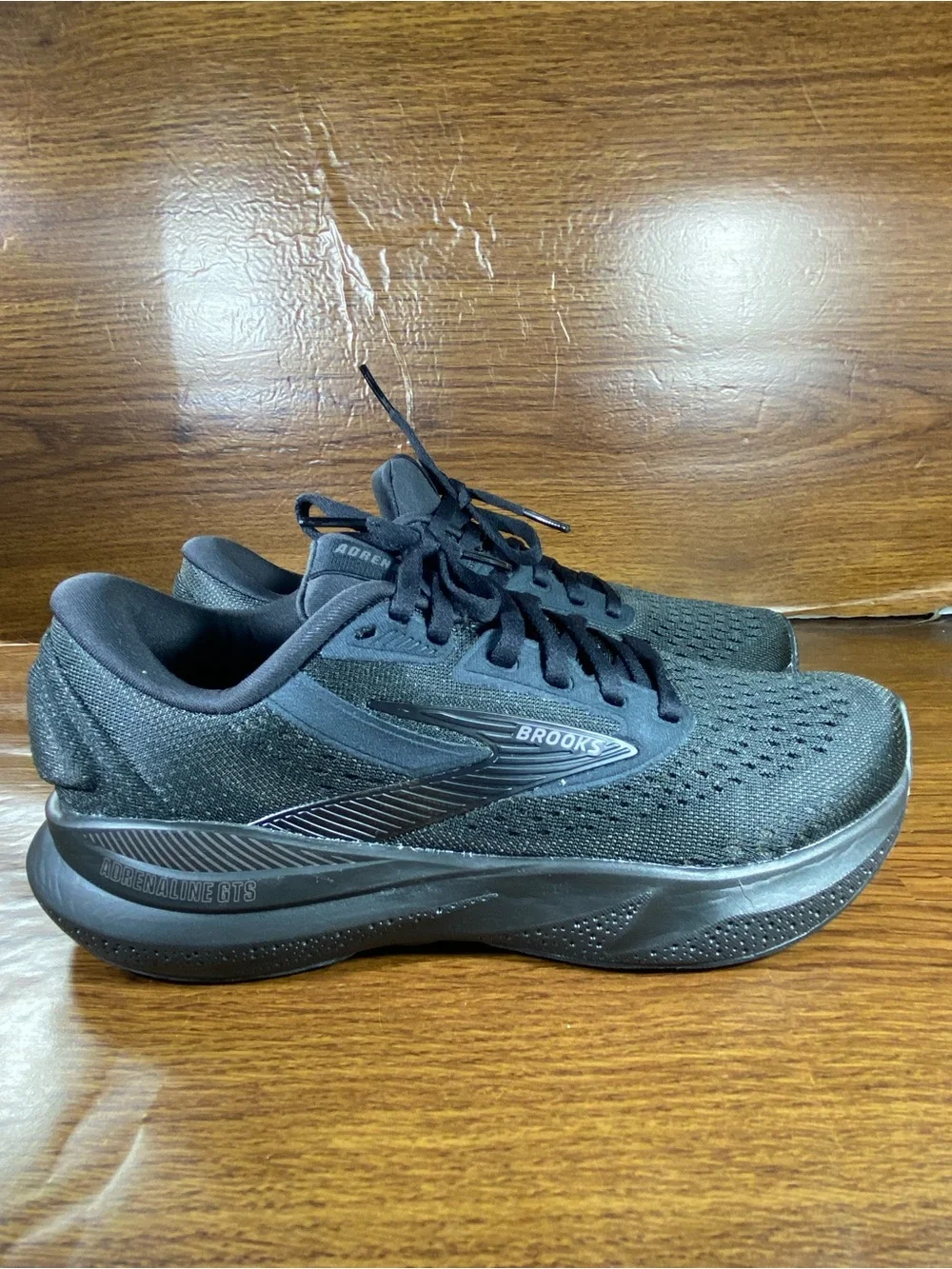 Brooks Adrenaline GTS 24 women’s shoe size 7
